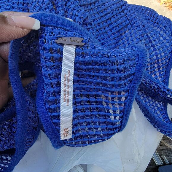 Free People Womens xs blue metallic mesh net like  tank top - Picture 4 of 4